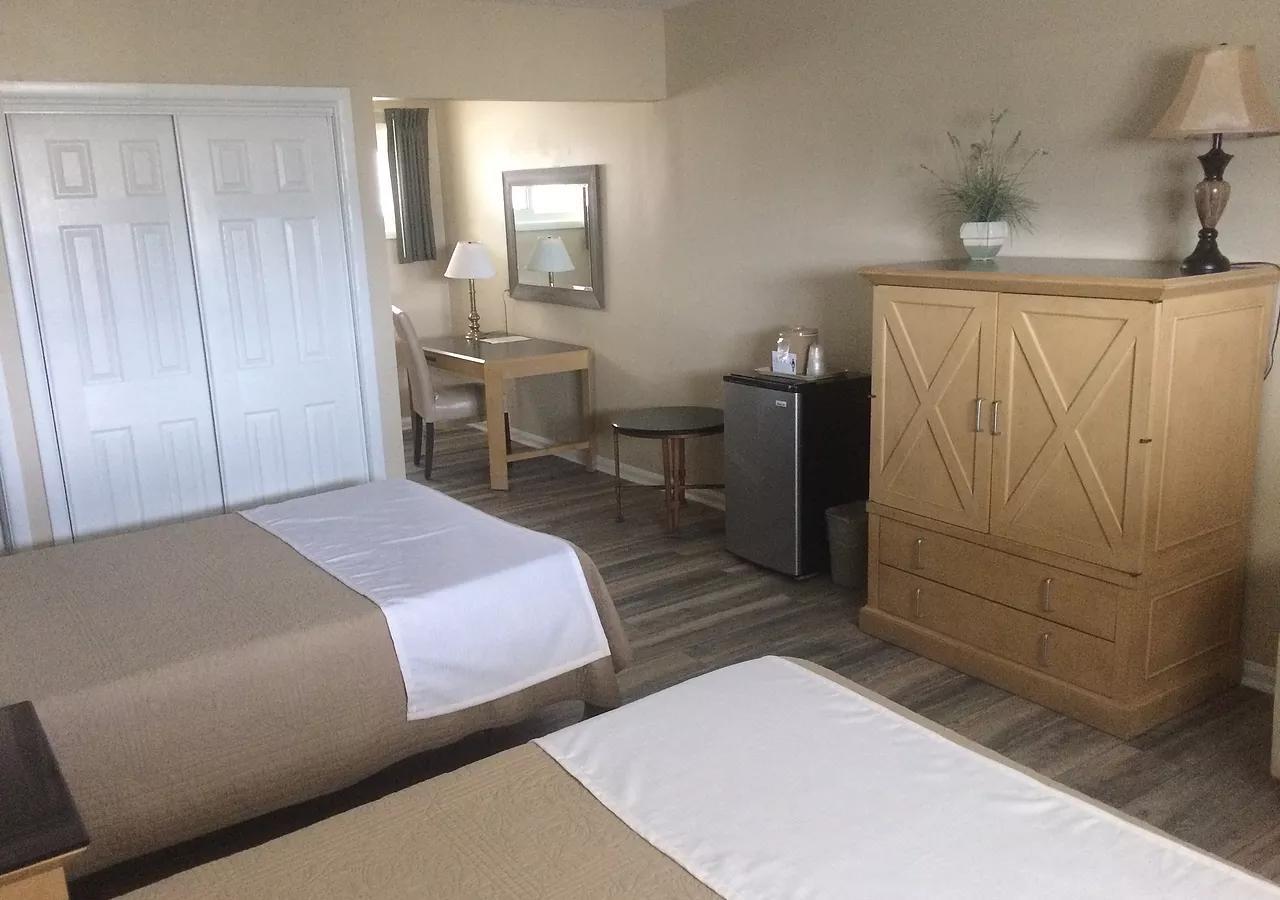 Point Pleasant Manor 3*